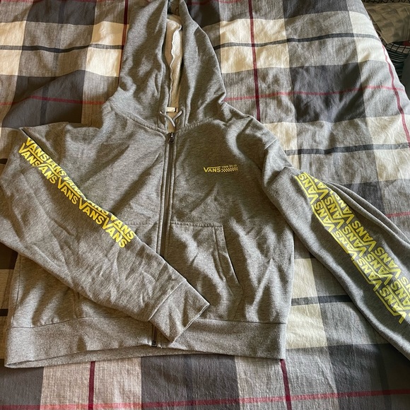 CLOSET CLEAN OUT - Picture 3 of 16